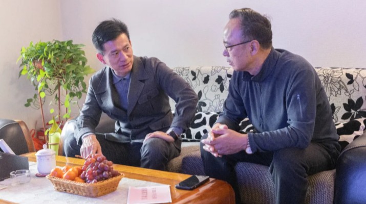 傳遞組織關懷 致敬奉獻歲月——集團黨委慰問退休老領導
